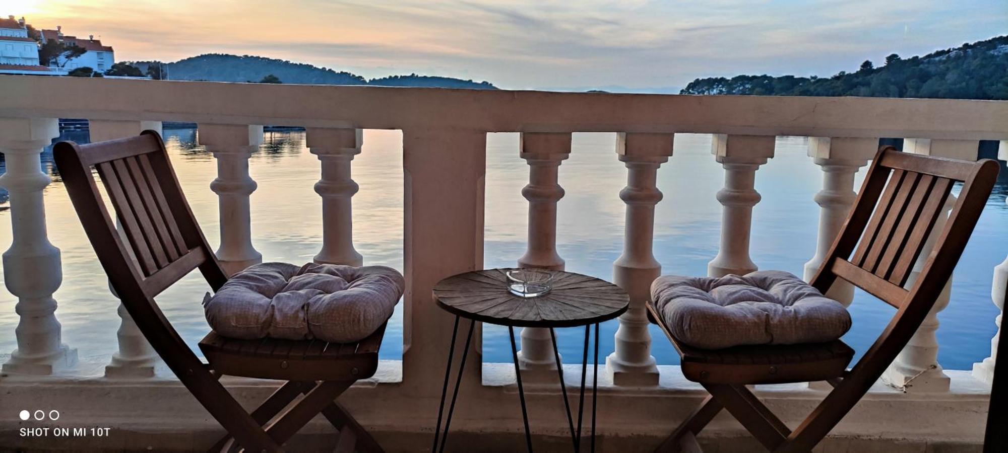 Adio Mare Apartment Pomena Bagian luar foto